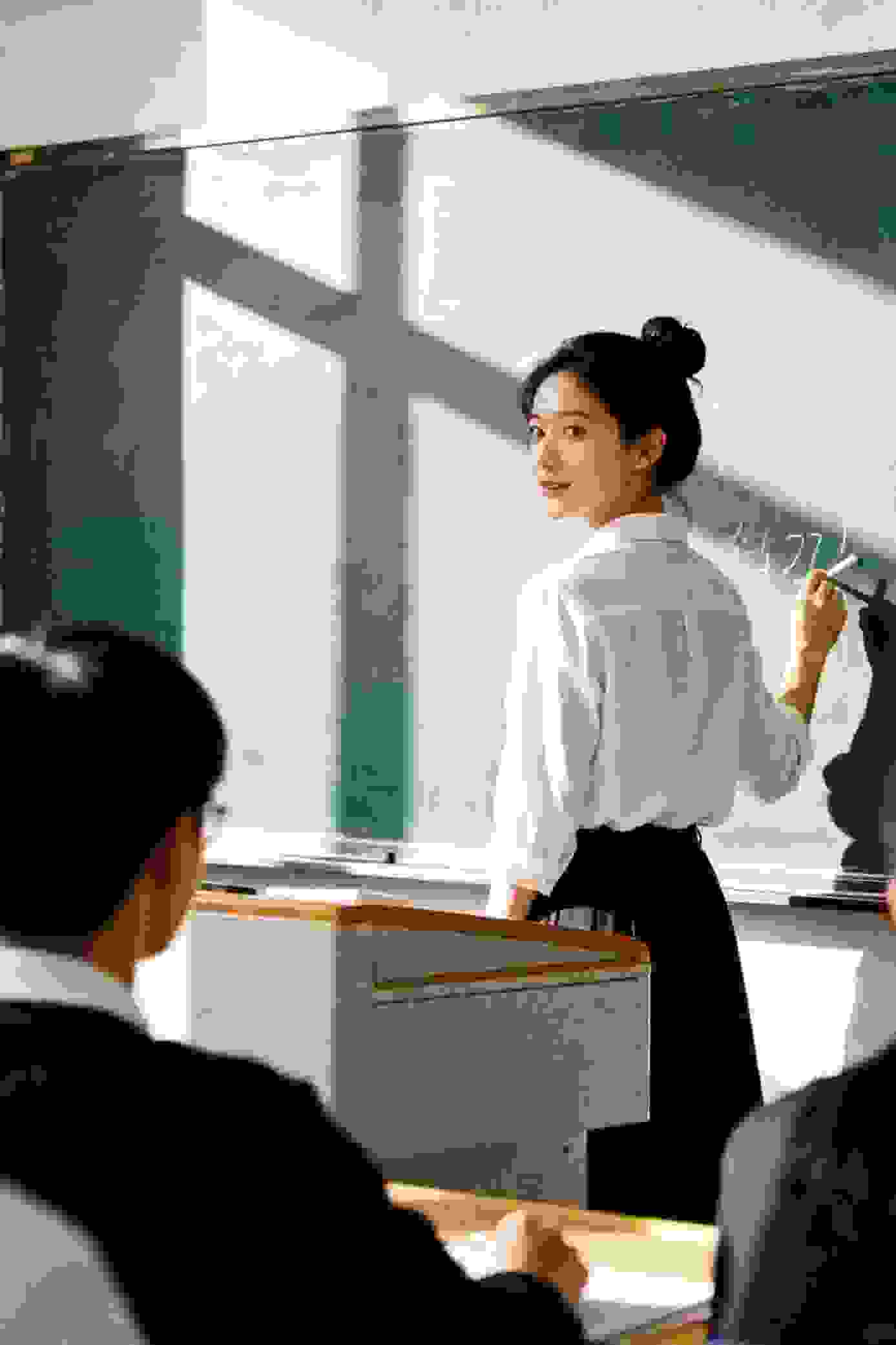 与凤行